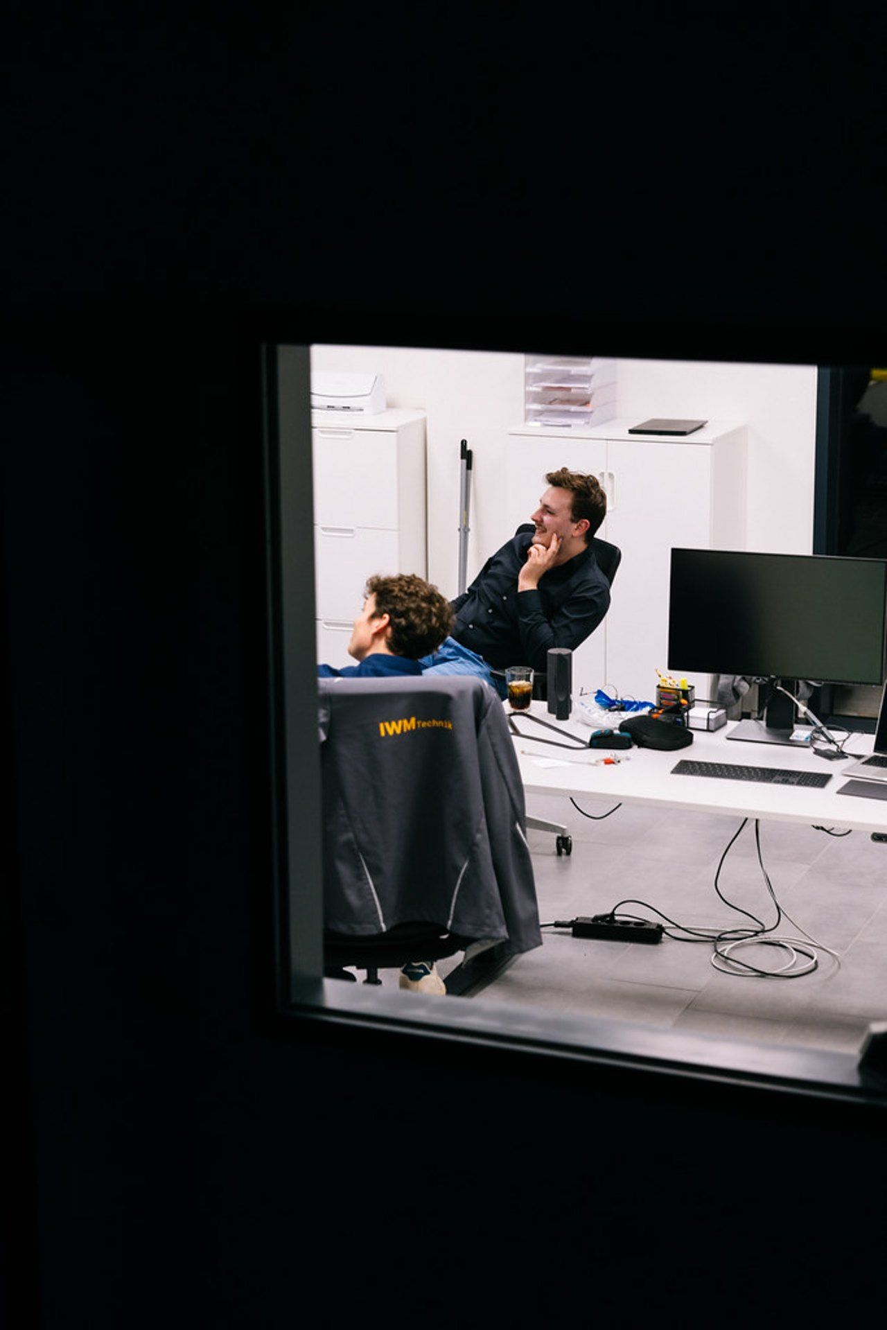 Max bei der technischen Betreuung einer Veranstaltung
